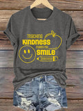 Retro Teaching Kindness Makes Me Smile Be Kind To Everyone Print T-Shirt